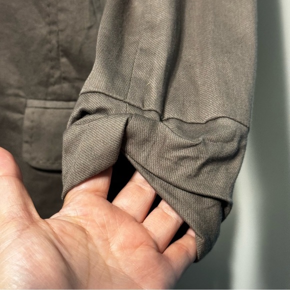 Alythea Brown Blazer with Relaxed Fit and Notched Lapel Gathered Cuffs Large NWT - Picture 6 of 14